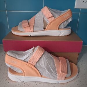 NWT IN BOX RYKA WOMEN'S 8.5 MEDIUM PEACH/WHITE SPORTY FABRIC SANDALS!